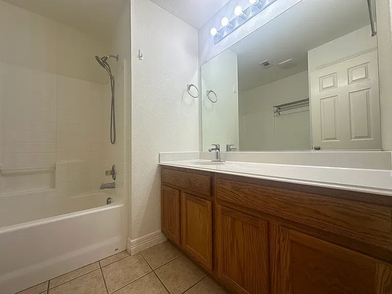 4717 Worchester Ln — Photo 15