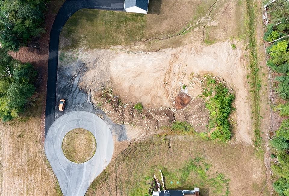 2nd image of 350 Nooseneck Hill Rd