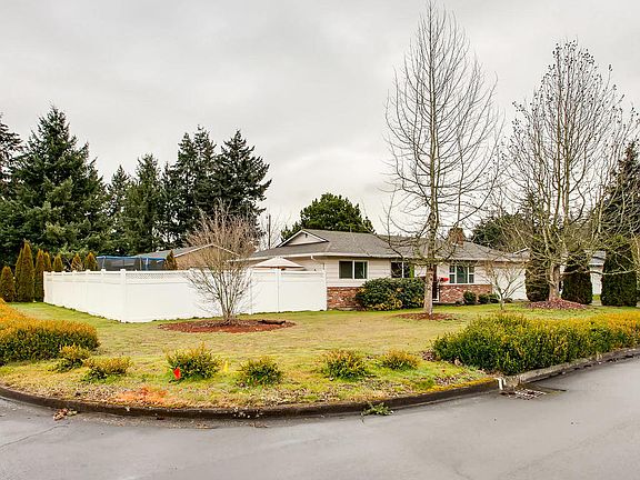 3rd image of 4329 NE Douglas Way