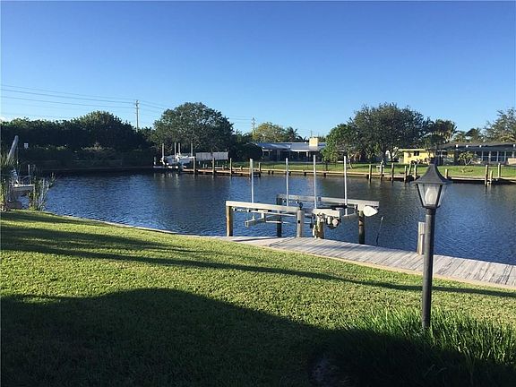 3rd image of 28 Starfish Dr
