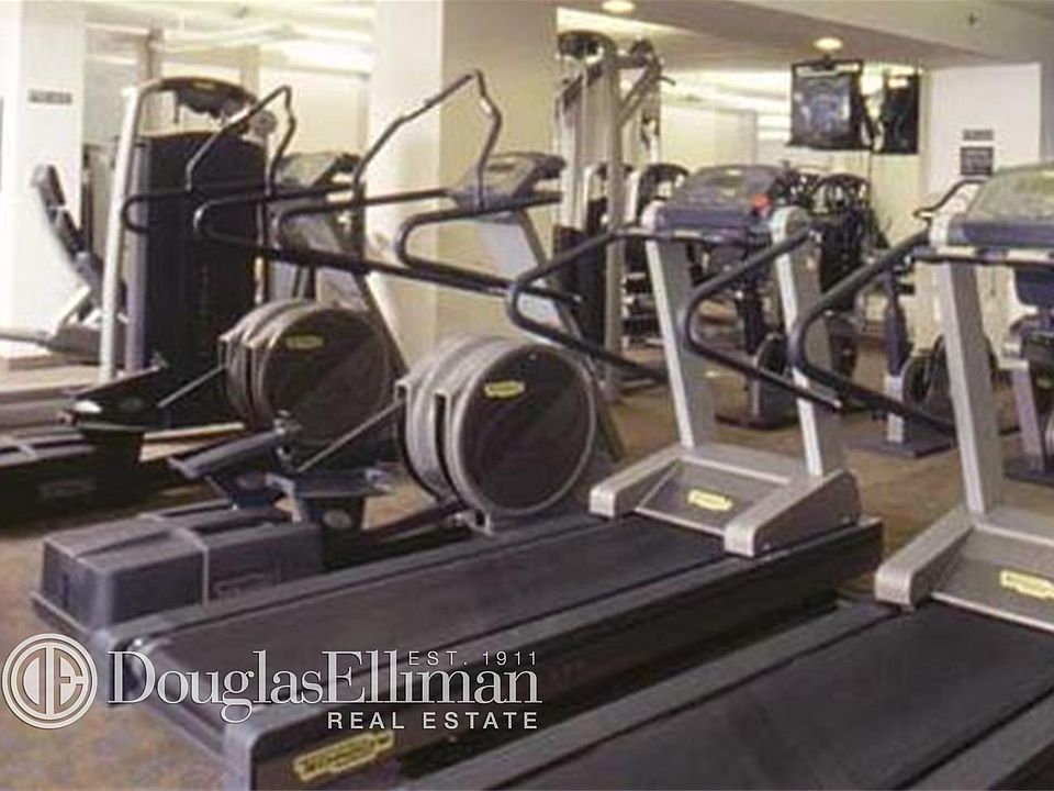 2nd image of 1500 Lexington Ave APT 9D