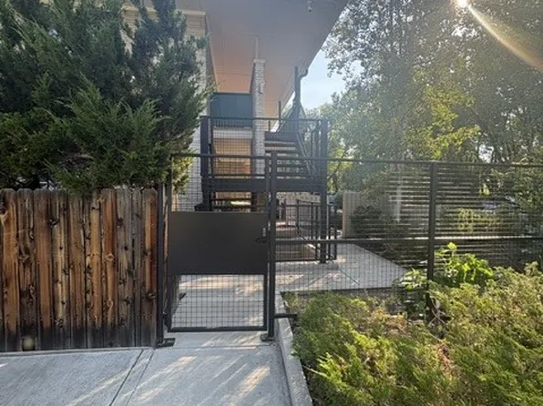Park Lane Apartments