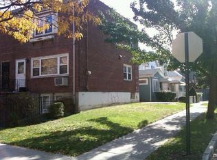 16002 77th Ave, Fresh Meadows, NY 11366