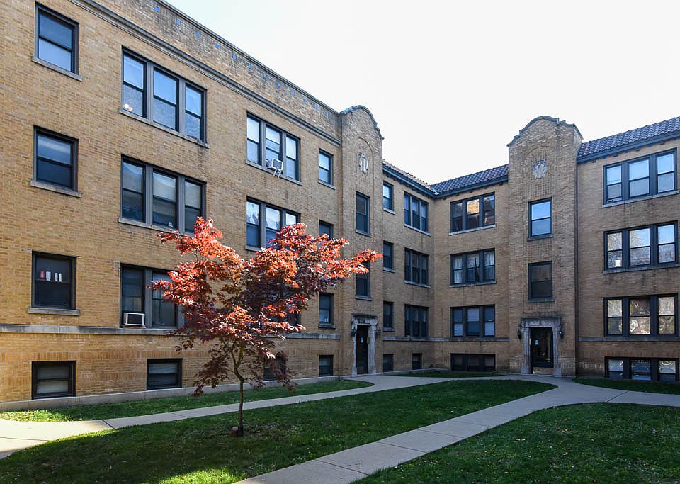 1st image of 4015 W Melrose St #S4