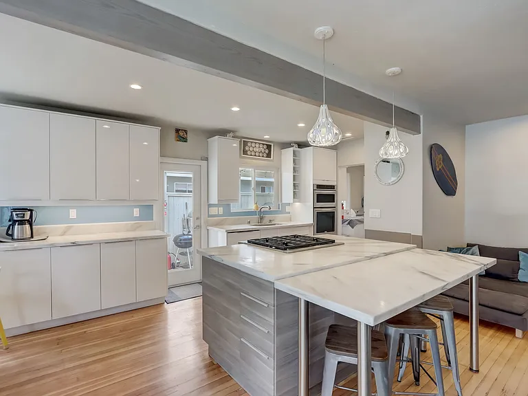 4020 Sequoia St #4020 — Photo 76