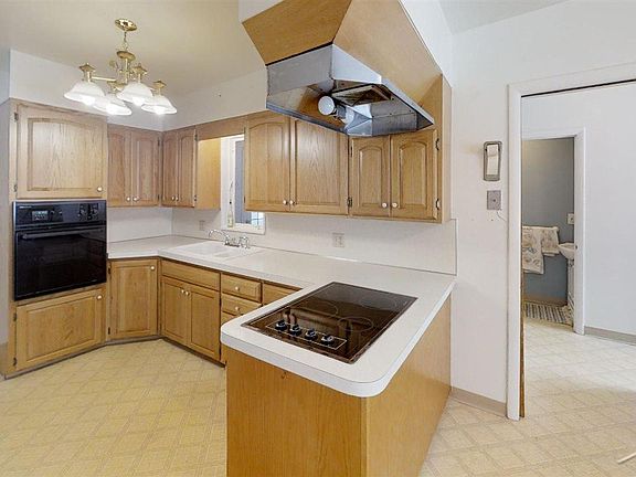 3rd image of 2845 Courtland Pl