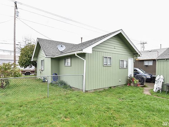 3rd image of 1202 Pacific Ave S