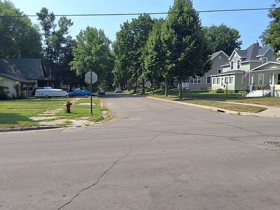 4th image of 104 N 9th St