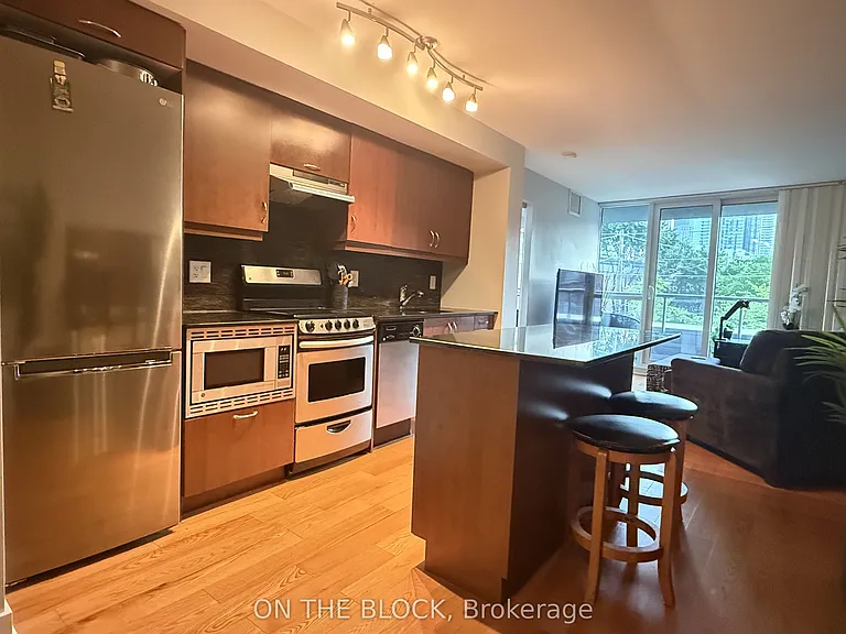 320 Richmond St E #313 — Photo 11