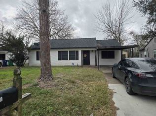 1024 Chevy Chase Dr, Angleton, TX 77515