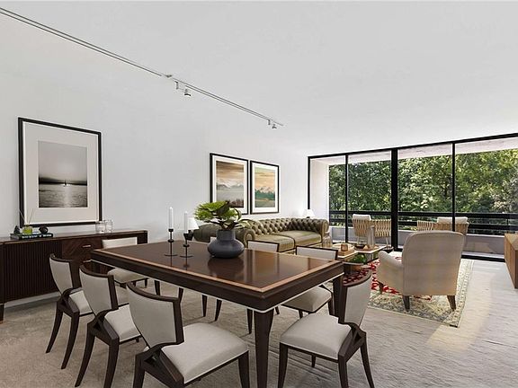 5th image of 2660 Peachtree Rd NW APT 6D