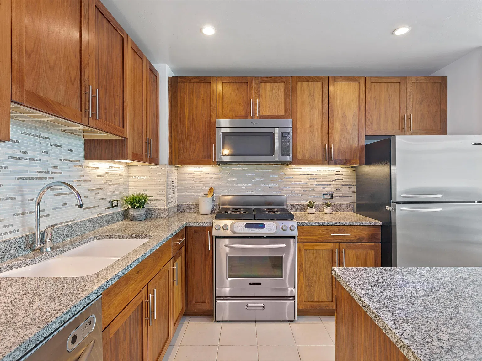 20 Newport Pkwy — Photo 4