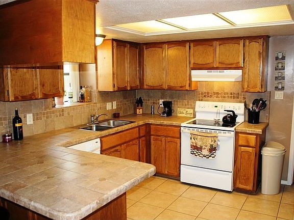 4th image of 954 Blue Bonnet Dr