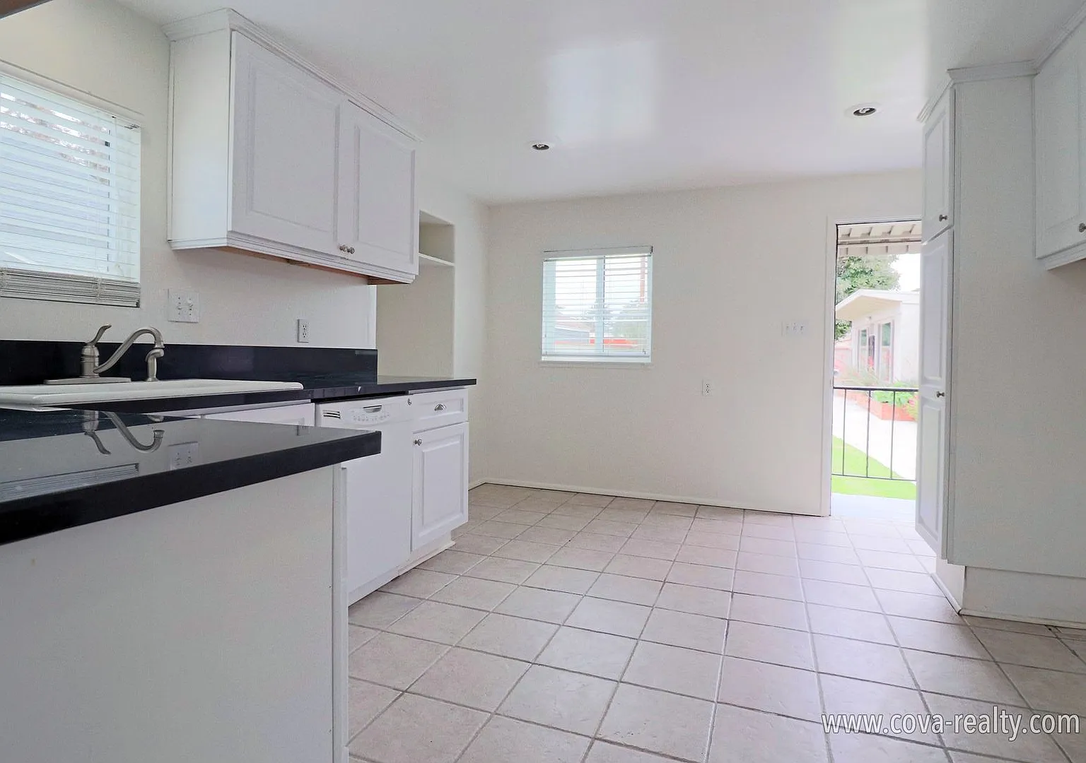 Charming Downtown Oxnard Home with Modern Amenities and Prime Location — Photo 3