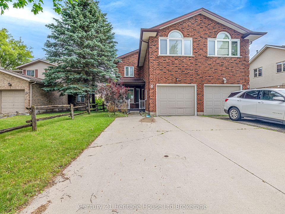 1st image of 8 Mohican Dr