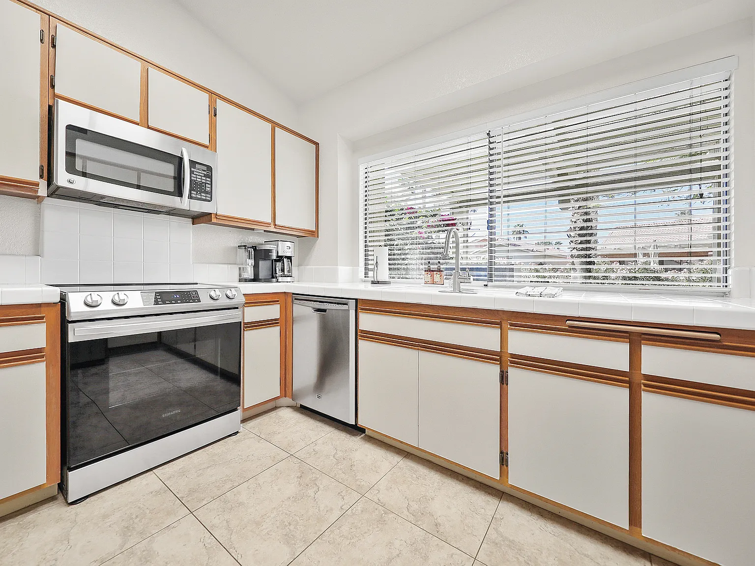 2 bed, 1410 sqft, $3,000 — Photo 4