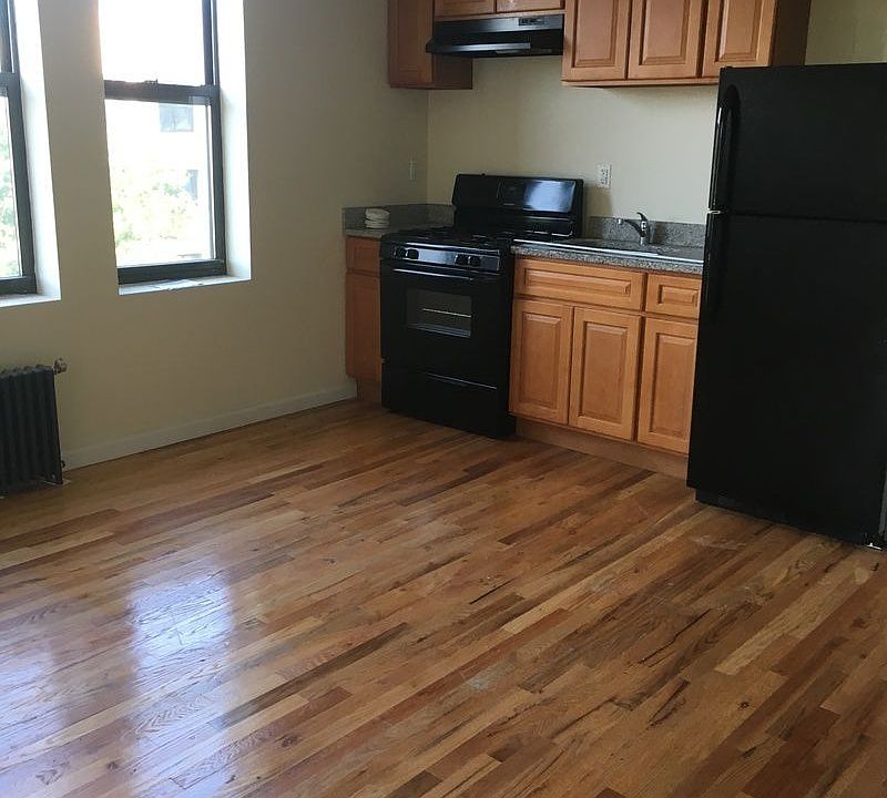1st image of 2815 24th Ave APT 4