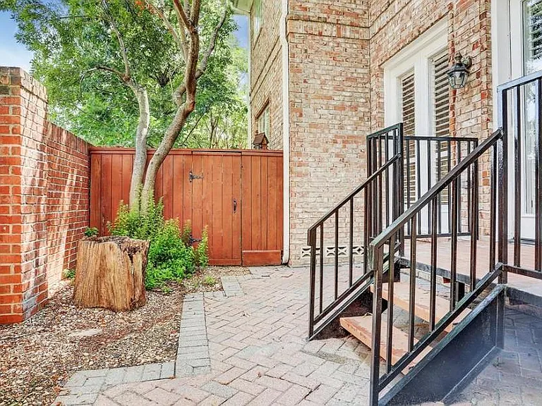 Charming backyard patio space