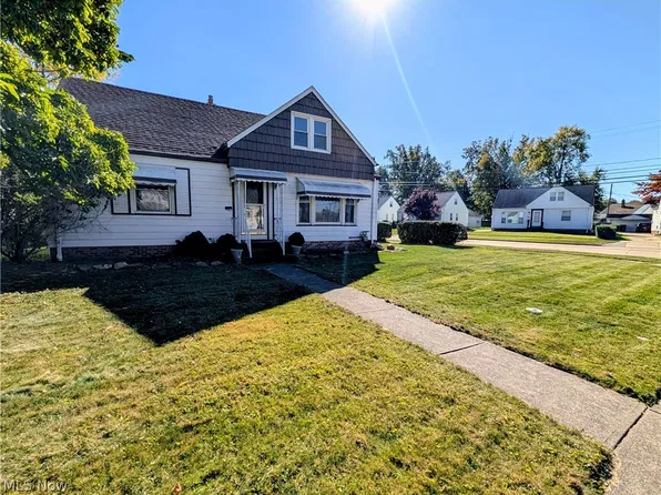 28908 Edgewood Dr, Eastlake, OH 44095