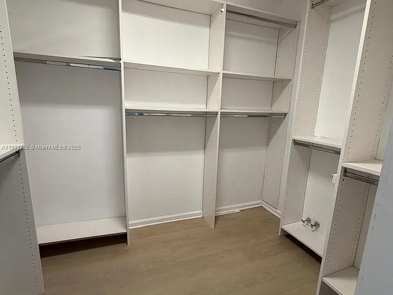 11690 Briarwood Cir #4 — Photo 12