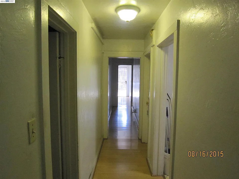Building Photo 4