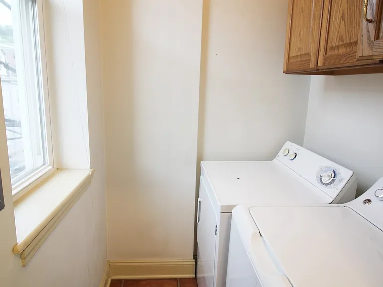1607 Sarah St #2 — Photo 10