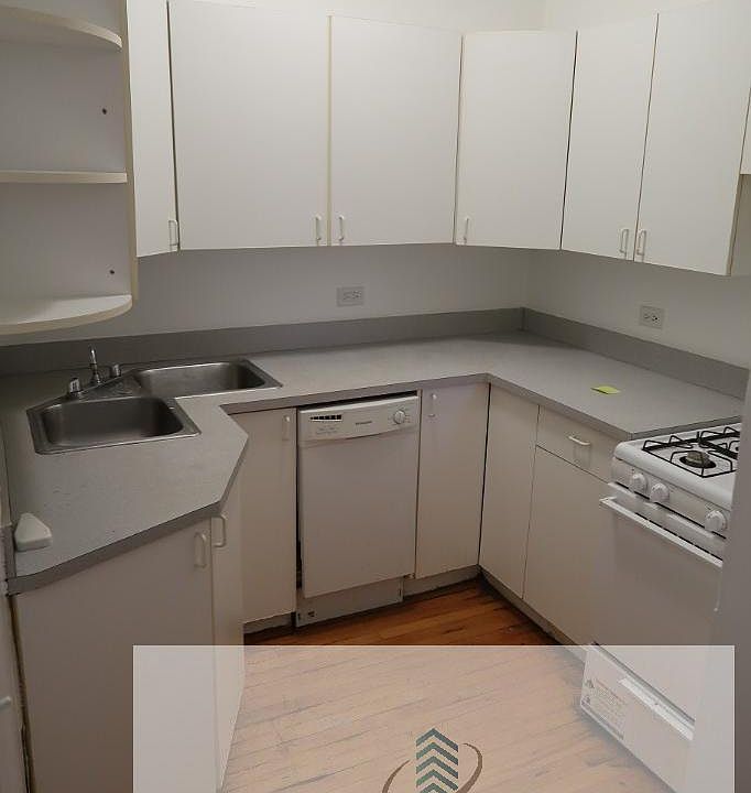 1st image of 4400-14 N Rockwell St #44082
