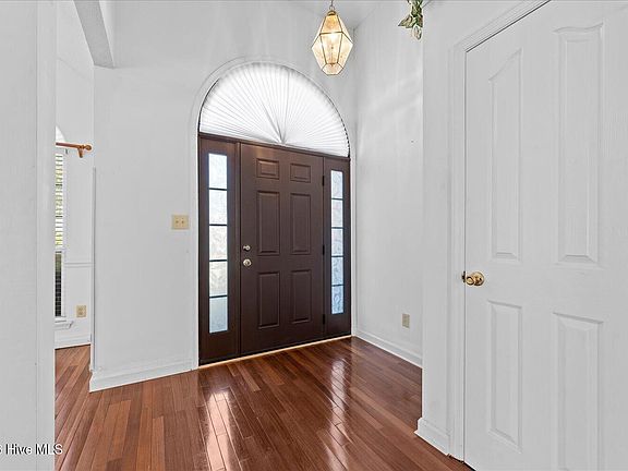 2nd image of 536 Oak Brook Drive