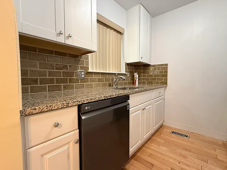 1111 South St #B — Photo 11