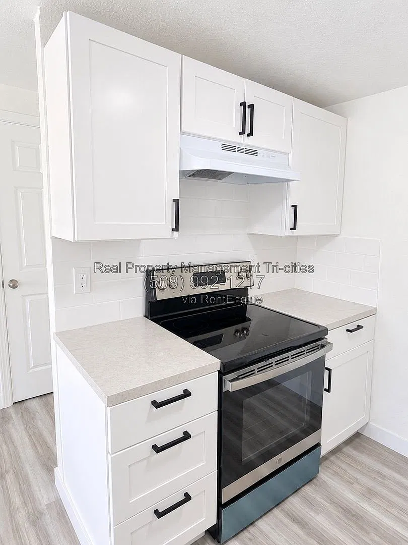 3 bed, 1.5 bath, 1100 sqft, $1,350 — Photo 3