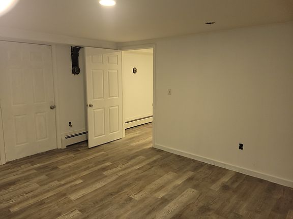 3rd image of 15 Alling Ct E