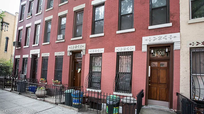 Rented by Garfield Realty  | media 25