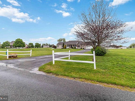 4th image of 199 Green Hill Rd