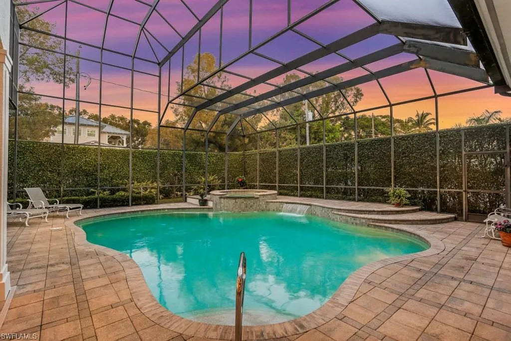 6 bed, 7.5 bath, 5900 sqft, $55,600 — Photo 3