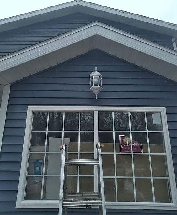 2nd image of 660 Kincaid St
