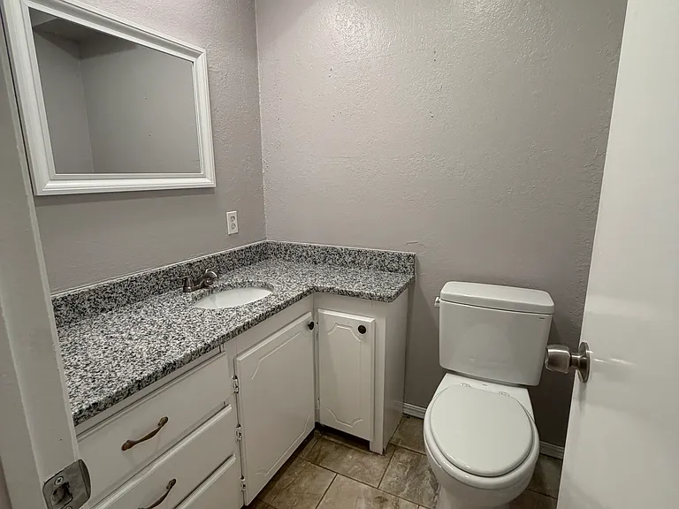 3538 N Santa Fe Ave — Photo 11