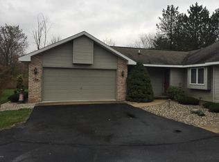 108 E Gatehouse Dr, Edmore, MI 48829