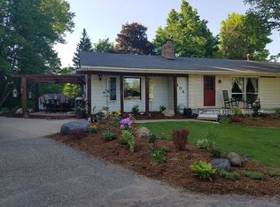 404 Creek Ln, Chaska, MN 55318