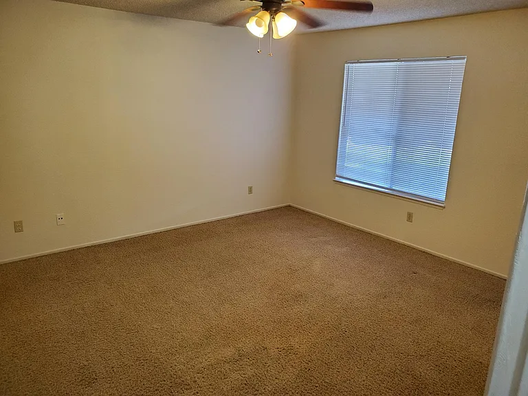 5908 Lugene Ave — Photo 10