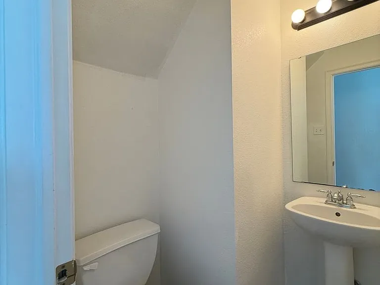 420 Smokey Hill Rd — Photo 9