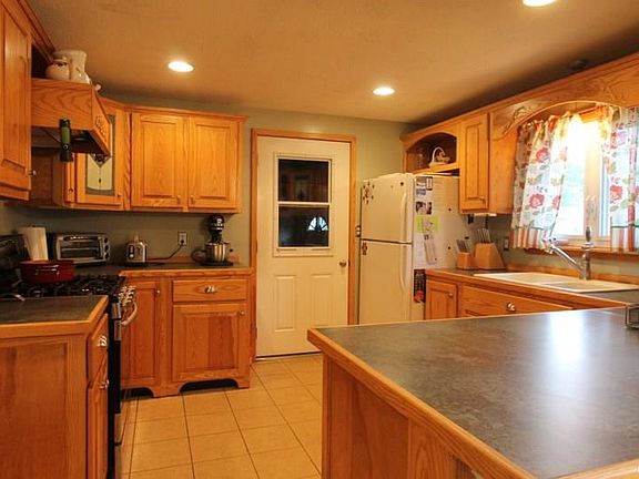 4th image of 104 Fletcher Dr