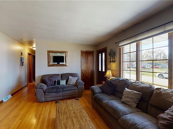 2nd image of 2221 Berst Ave
