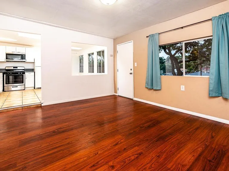 1568 Primera St #B — Photo 5