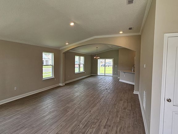 4th image of 156 Alagon Way