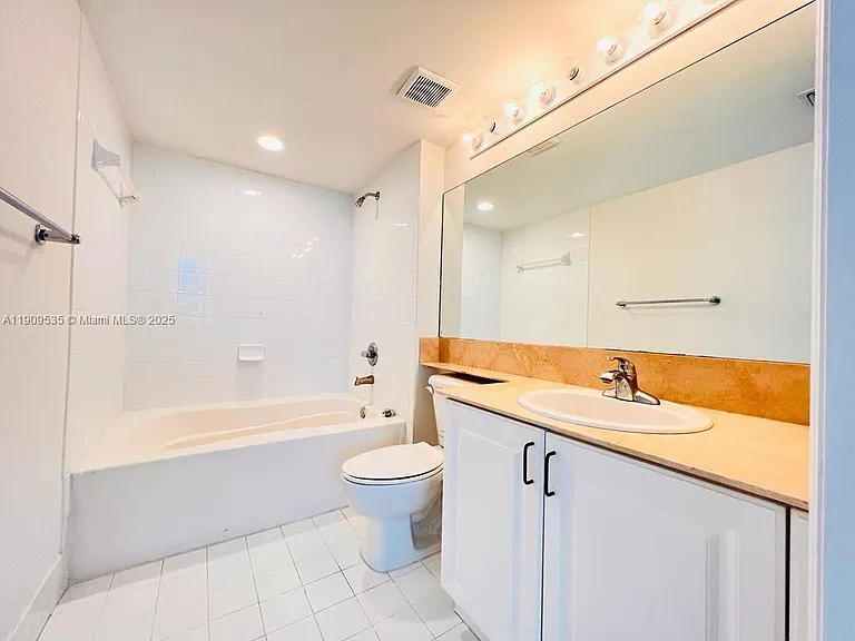 1155 Brickell Bay Dr #16 — Photo 13