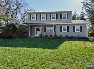 7 Sears Pl, Wayne, NJ 07470