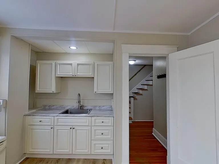 100 Ryckman Ave #2R — Photo 10