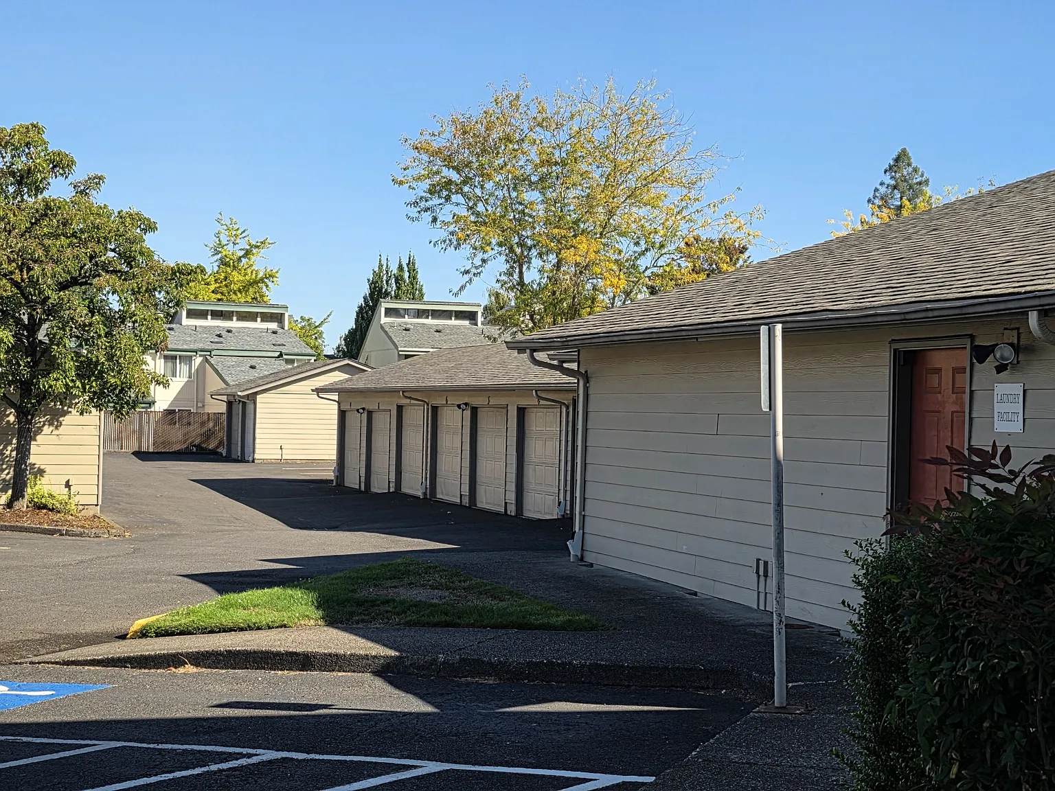 Brittany Crossing Apartments — Photo 4