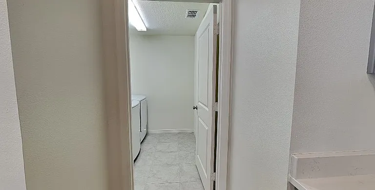 1052 Papaya Cir — Photo 19