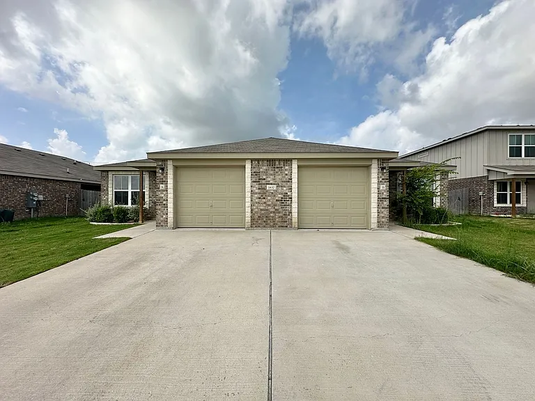 1837 Clovis Dr — Photo 1